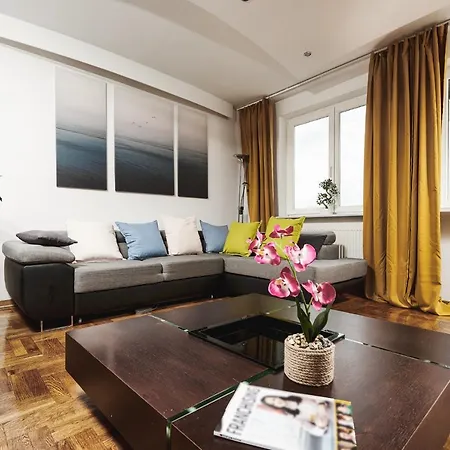 Διαμέρισμα Lumina Spacious Near The Zachodnia Station *