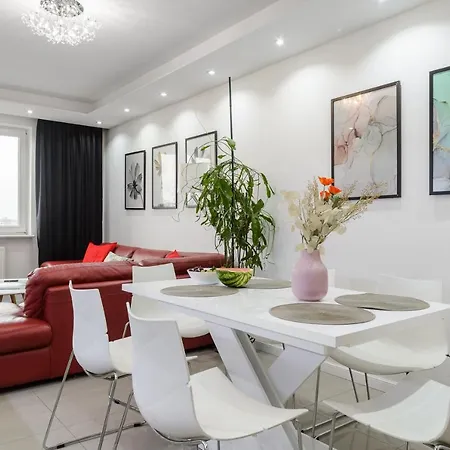 Lumina Spacious Near The Railway Station * Warsaw