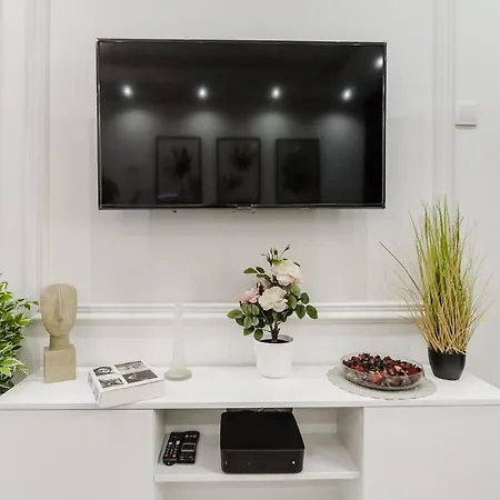Lumina Spacious Near The Railway Station * Warsaw